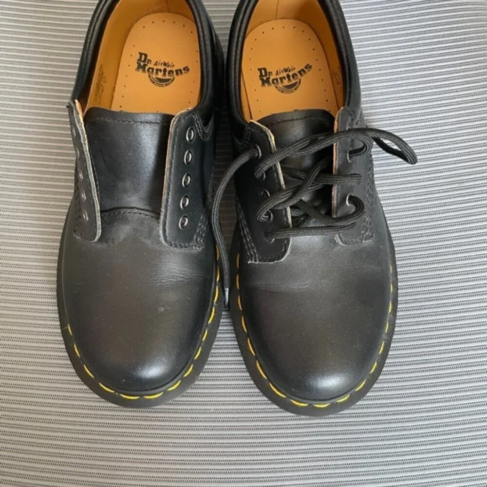 NWOT Dr. Marten Nappa Leather 5 hole Casual Shoes - Size 4